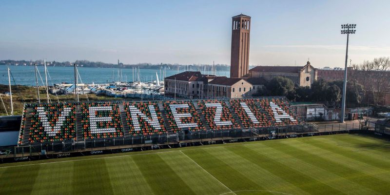 Sân nhà của Venezia FC là Stadio Pier Luigi Penzo